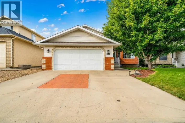 896 Spruce Way SE, Medicine Hat