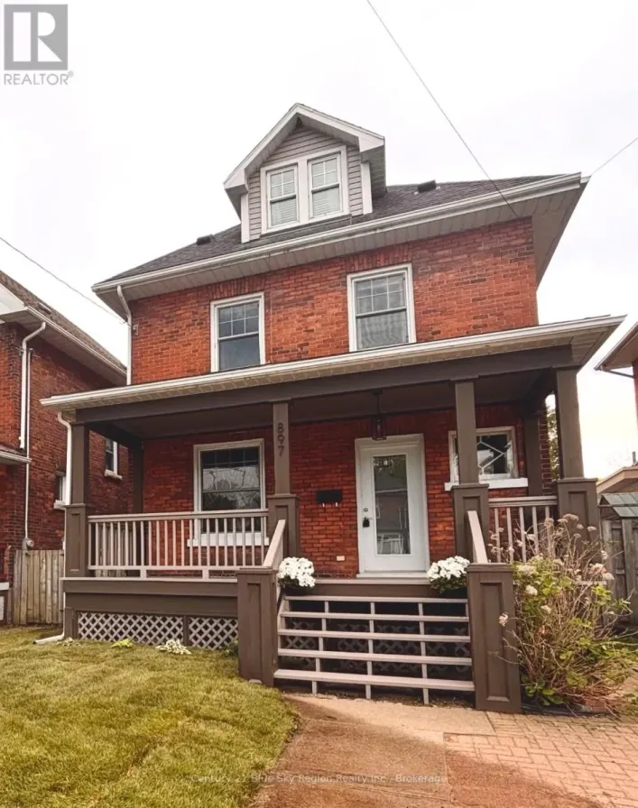 897 MAIN STREET W, North Bay