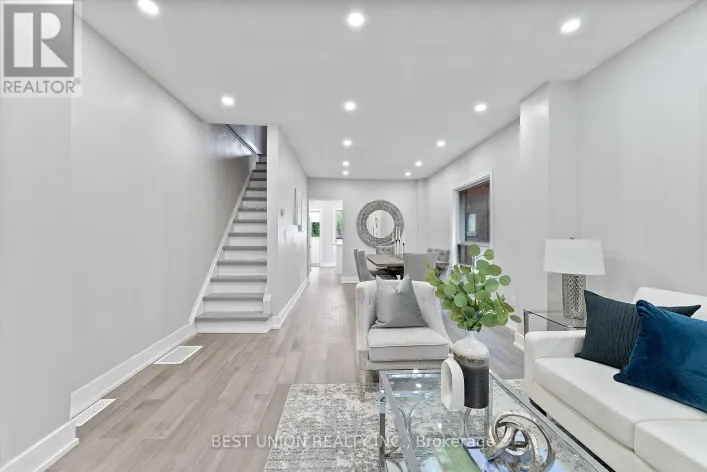 898 GREENWOOD AVENUE, Toronto