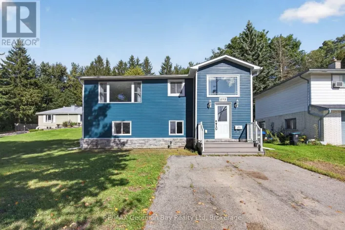 898 YONGE STREET, Midland