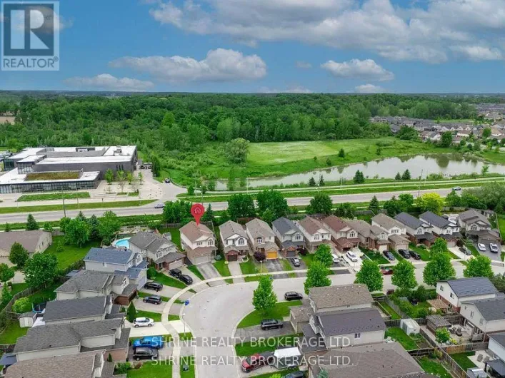 899 BRADSHAW CRESCENT, London North