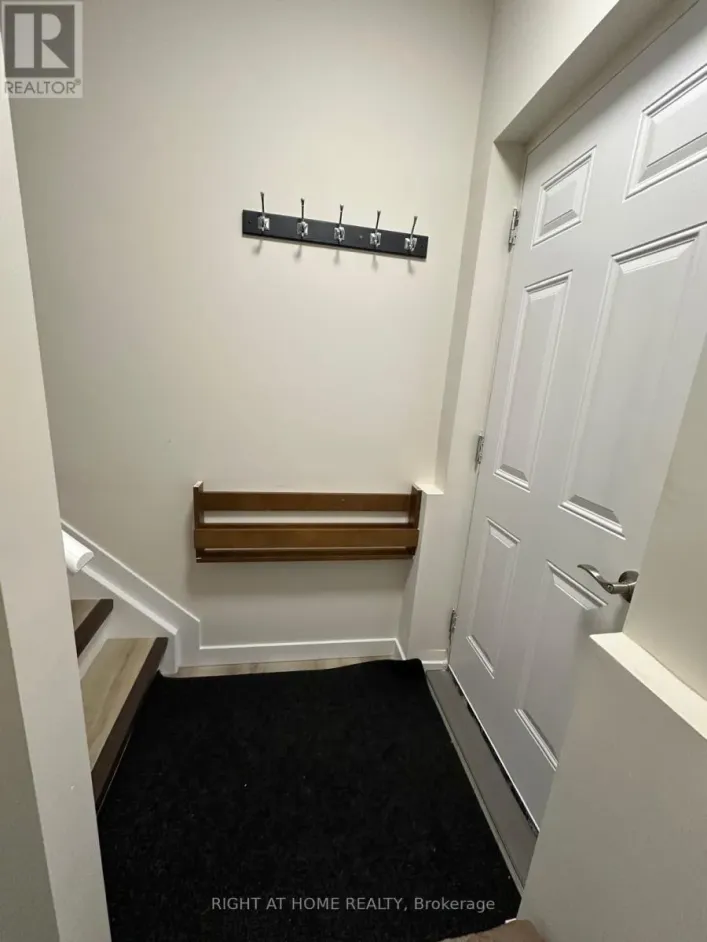 899 KETTLERIDGE STREET, London North