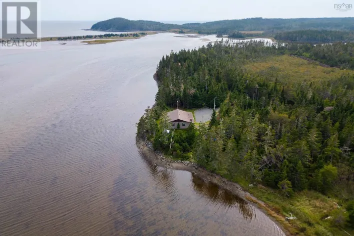 899 Westside Grand River Road, Grand River