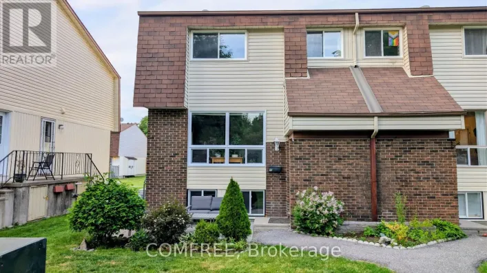 8B FORESTER CRESCENT, Ottawa