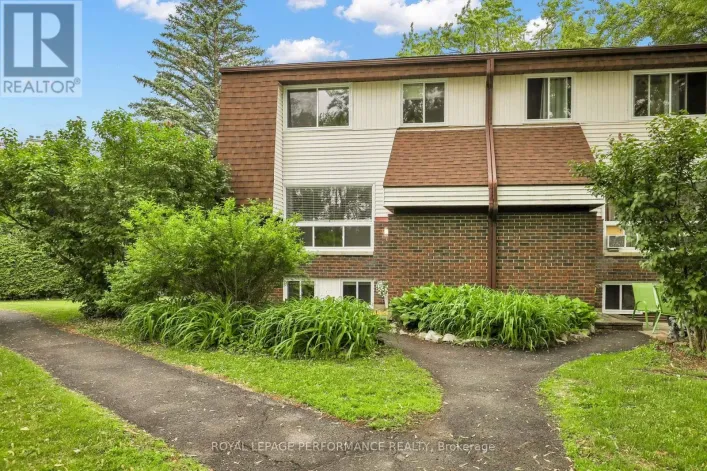 8D LOVELL LANE, Ottawa