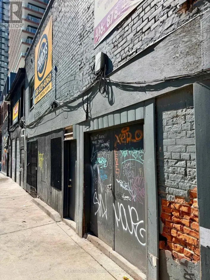 8-REAR - 531-533 YONGE STREET, Toronto