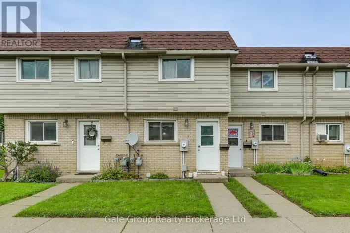 9 - 105 SPRINGBANK AVENUE E, Woodstock