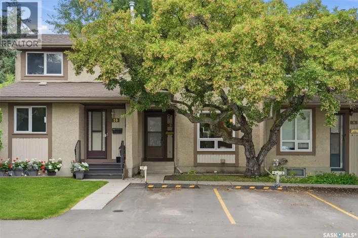Row / Townhouse for sale: 9 1128 MCKERCHER DRIVE, Saskatoon