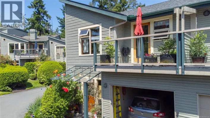 9 133 Corbett Rd, Salt Spring