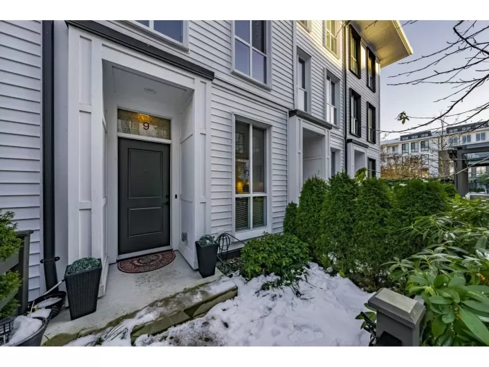 9 14955 101A AVENUE, Surrey