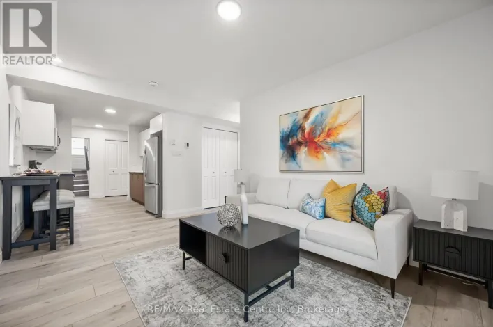 9 - 182 BRIDGE CRESCENT, Minto