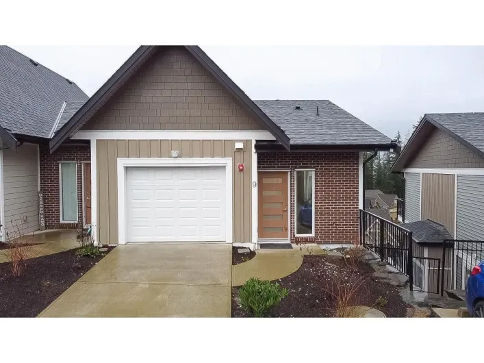 9 1928 WOODSIDE BOULEVARD|Mt Woodside, Agassiz
