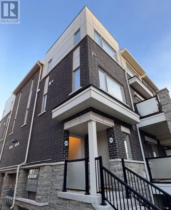 9 - 220 LAGERFELD DRIVE, Brampton