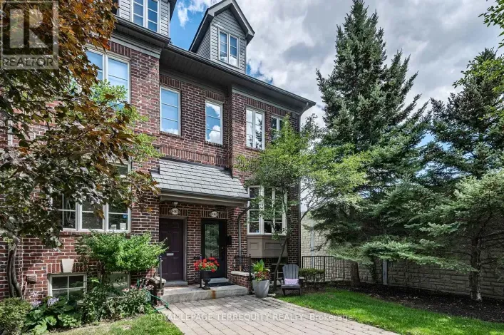 Row / Townhouse for sale: 9 - 265 VAN DUSEN BOULEVARD, Toronto