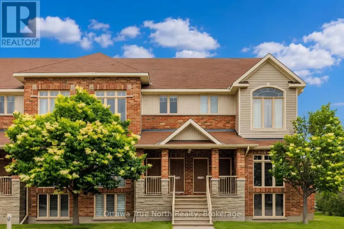 9 - 276 KELTIE PRIVATE, Ottawa