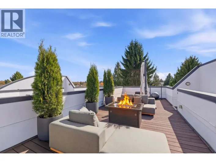 9 2880 W 4TH AVENUE, Vancouver