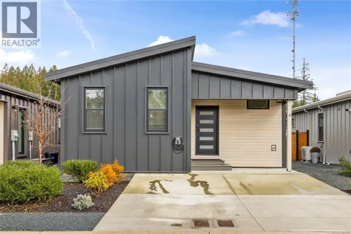 9 3025 Royston Rd, Cumberland