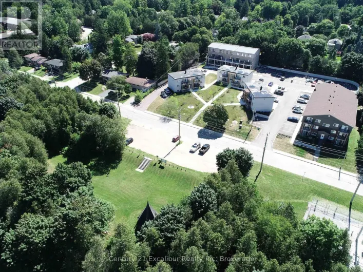 9 - 320 QUEEN STREET E, Centre Wellington