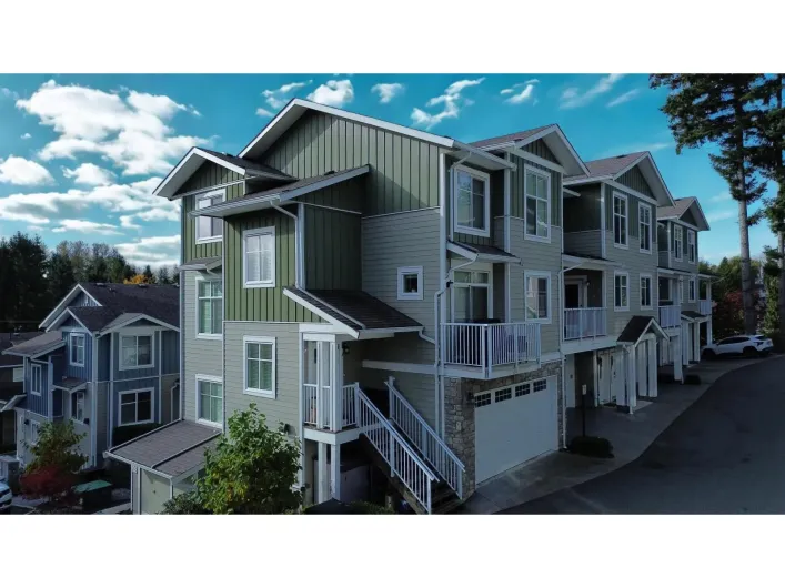 9 32921 14 AVENUE, Mission