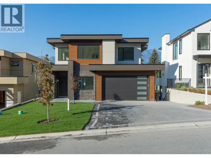 9 3385 MAMQUAM ROAD, Squamish