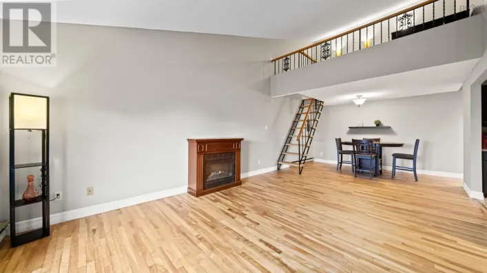 9 4 Rose Way, Dartmouth