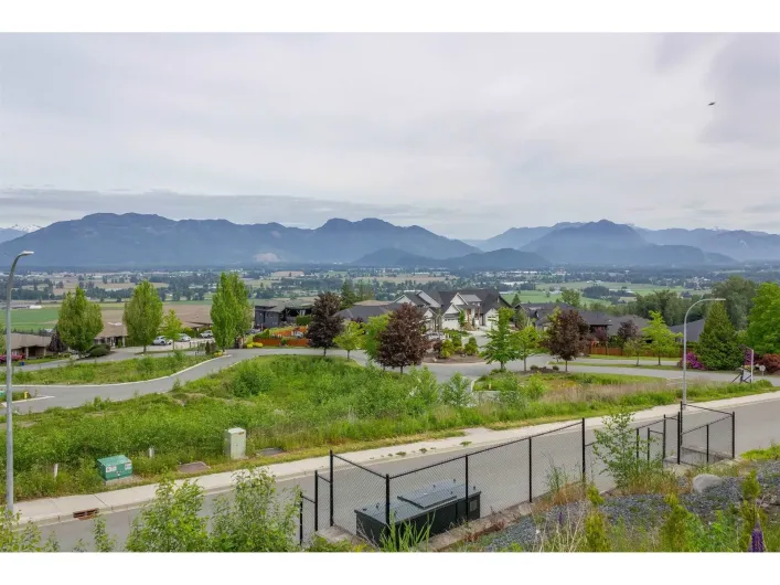 9 51076 FALLS COURT|Eastern Hillsides, Chilliwack
