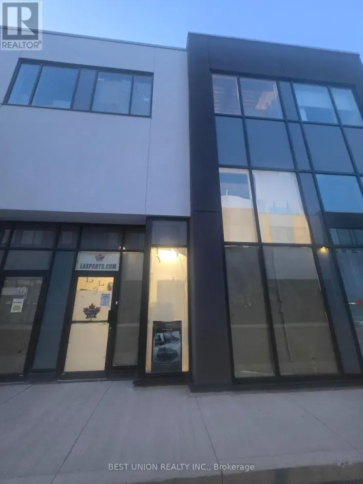 9 - 5270 SOLAR DRIVE, Mississauga