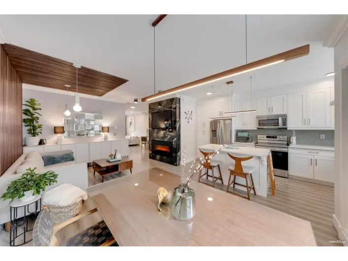 9 6767 196 STREET, Surrey