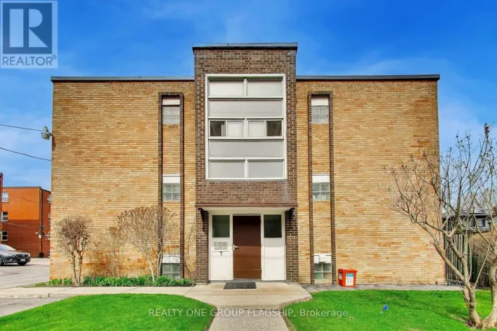 9 - 7 ELMWOOD AVENUE S, Mississauga
