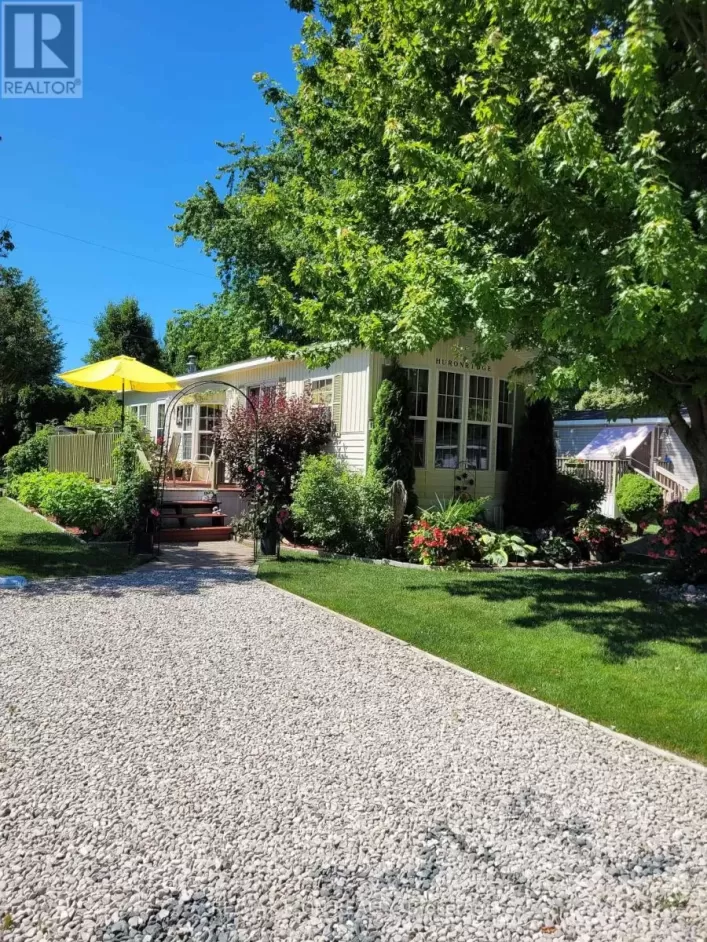 9 - 77307 BLUEWATER HIGHWAY, Bluewater