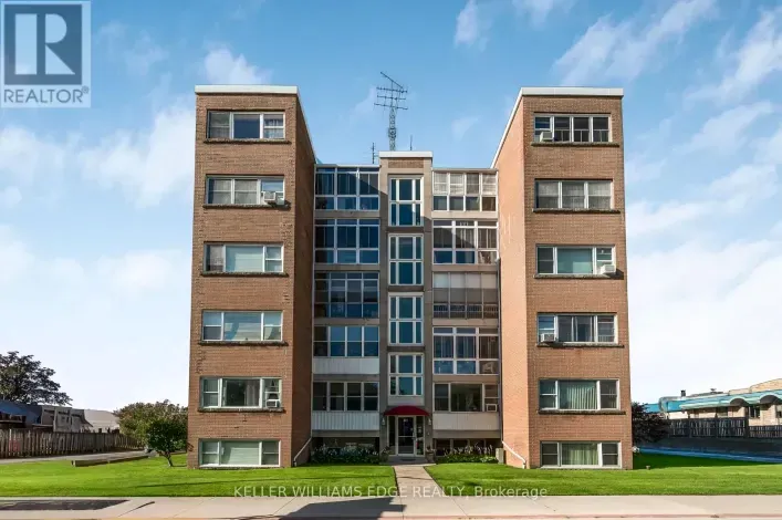 Apartment for sale: 9 - 824 BRANT STREET, Burlington