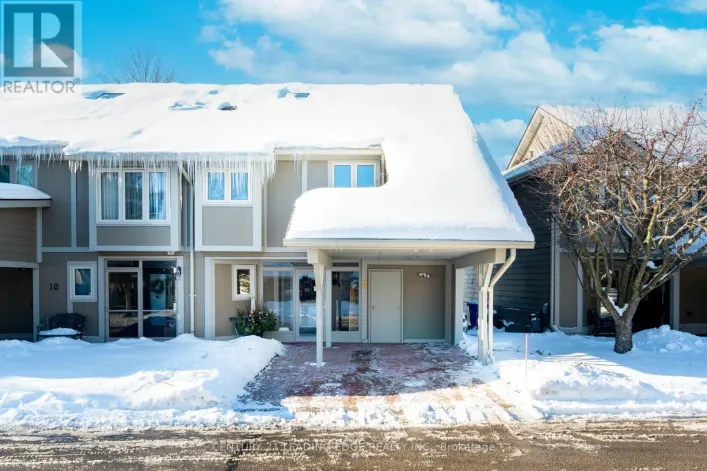 9 - 9 DAVY POINT CIRCLE, Georgina