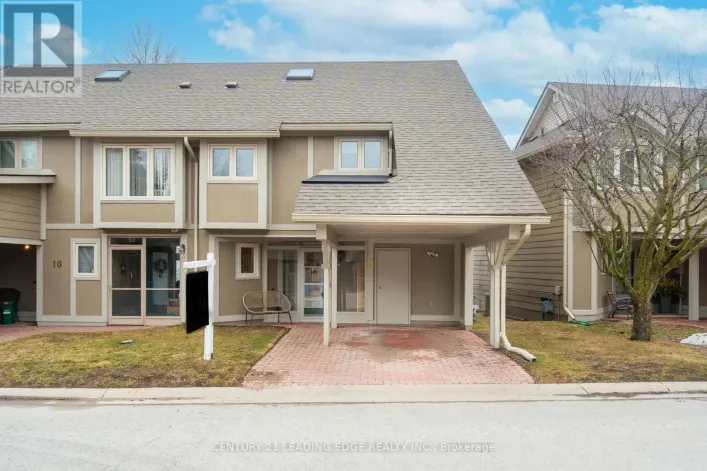 9 - 9 DAVY POINT CIRCLE, Georgina
