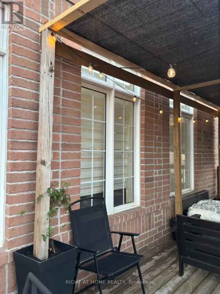9 - 9 STRAWCUTTER GATE, Vaughan