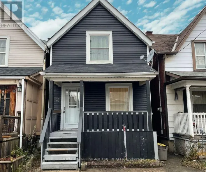 9 ADAMS STREET, Hamilton