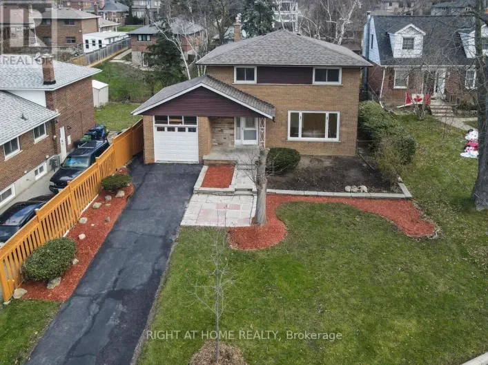 9 ALLISTER AVENUE, Toronto