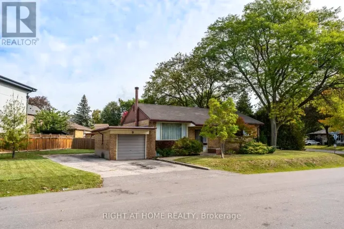 9 APPLEDALE ROAD, Toronto