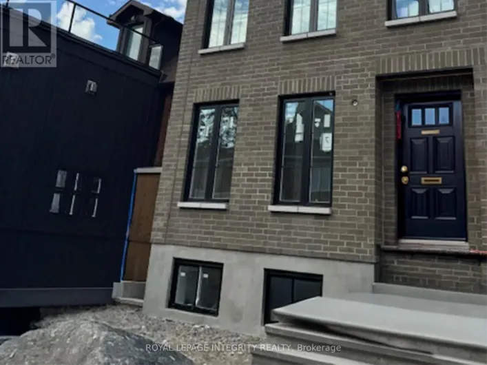 9 B GWYNNE AVENUE, Ottawa