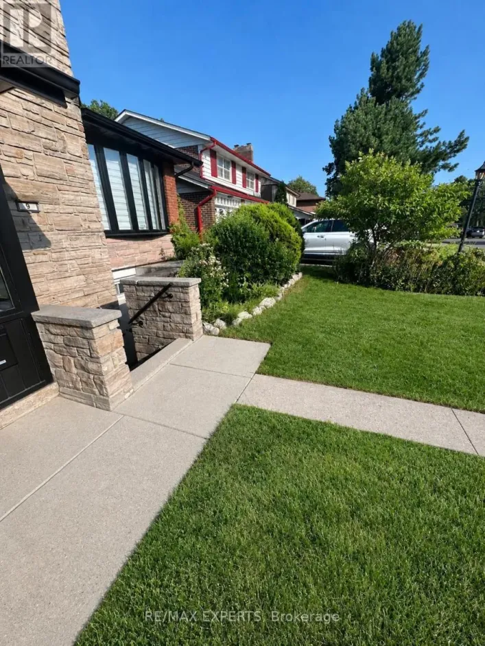 9 BRIDLEWOOD BOULEVARD, Toronto