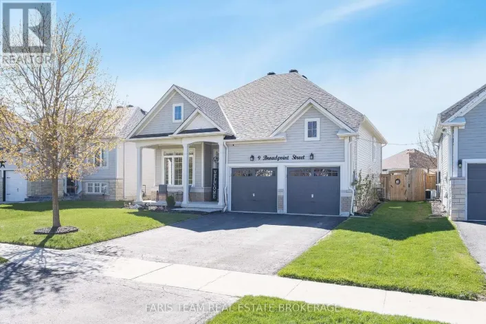 9 BROADPOINT STREET, Wasaga Beach