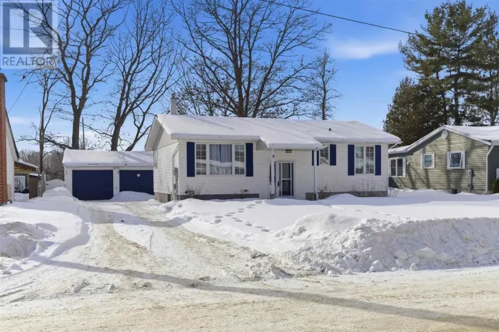 9 Buchan AVE, Blind River