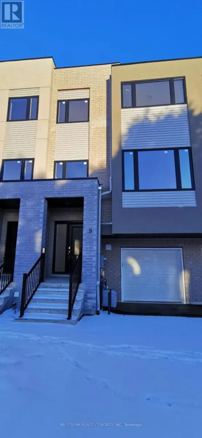 9 CARL HILL LANE, Richmond Hill