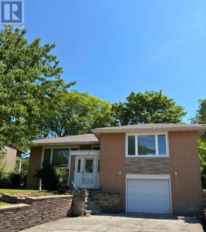 9 CARONPORT CRESCENT, Toronto