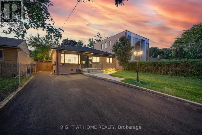 9 CARTIER CRESCENT, Richmond Hill