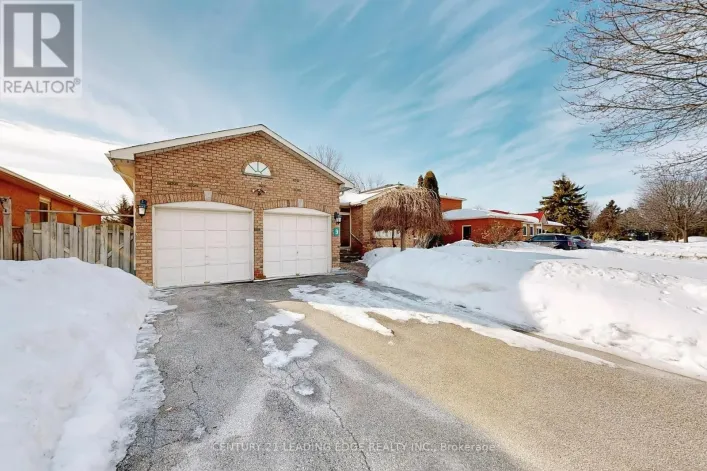 9 COATES CRESCENT, Richmond Hill