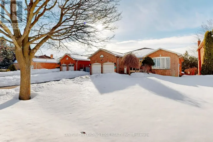 9 COATES CRESCENT, Richmond Hill