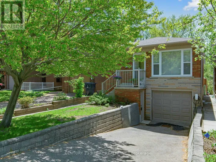9 CRAIGLEE DRIVE, Toronto