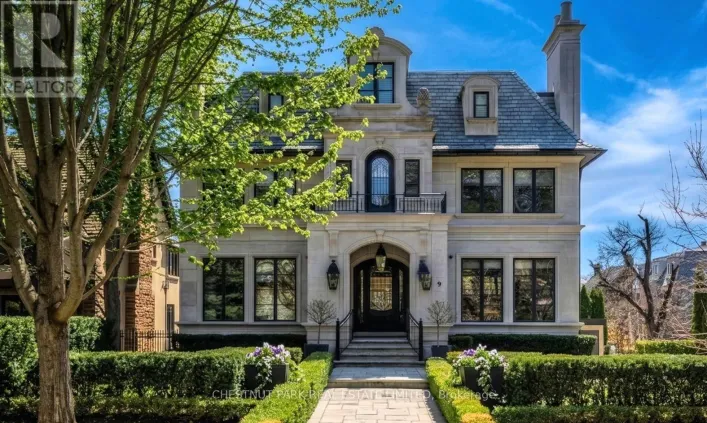 9 DEWBOURNE AVENUE, Toronto