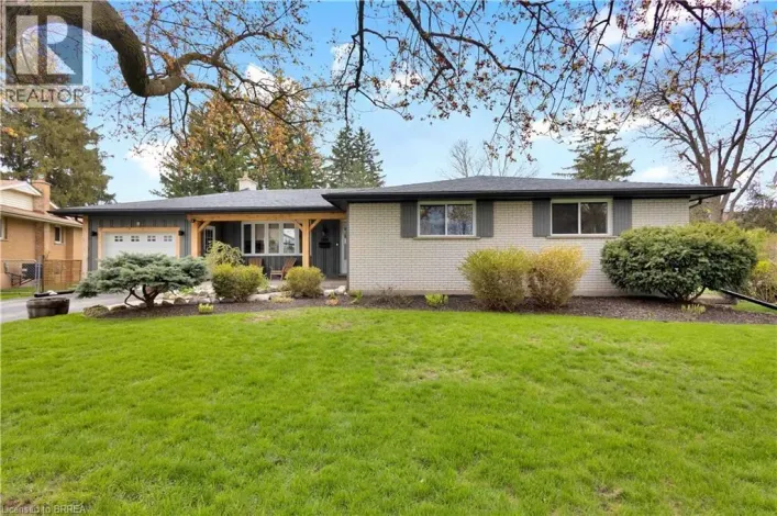 9 DRIFTWOOD Drive, Brantford