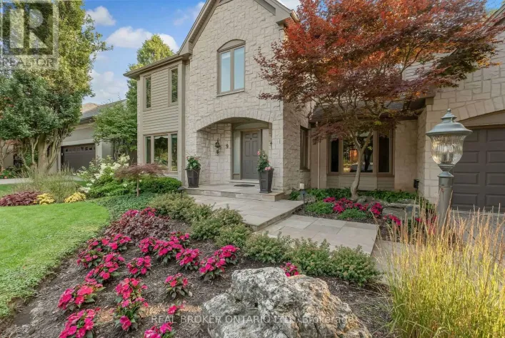 9 FLANDERS DRIVE, Hamilton